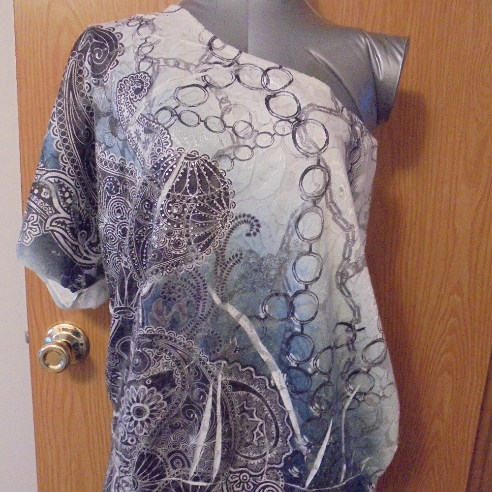 🐟Off the Shoulder Shirt Like NEW